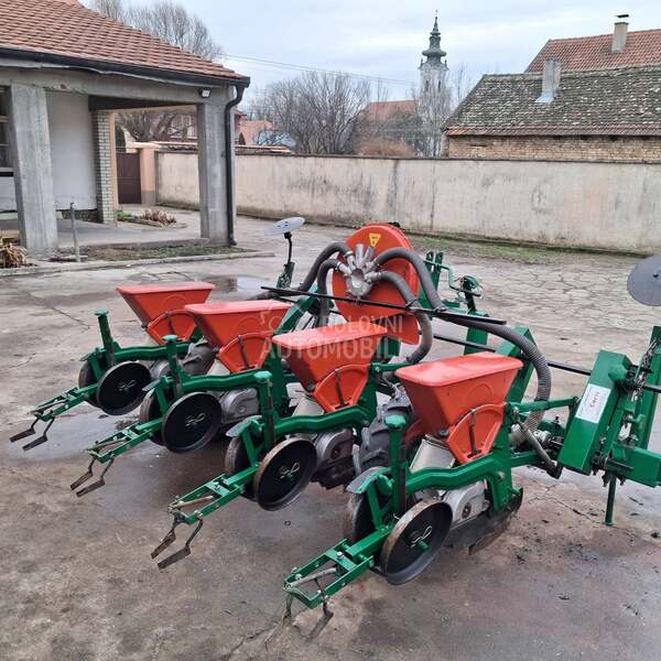 Nodet Pneumassem AGRIA 4 reda kao nova