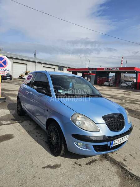 Lancia Ypsilon 