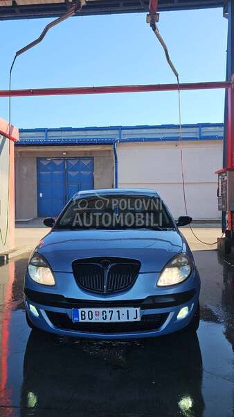 Lancia Ypsilon 