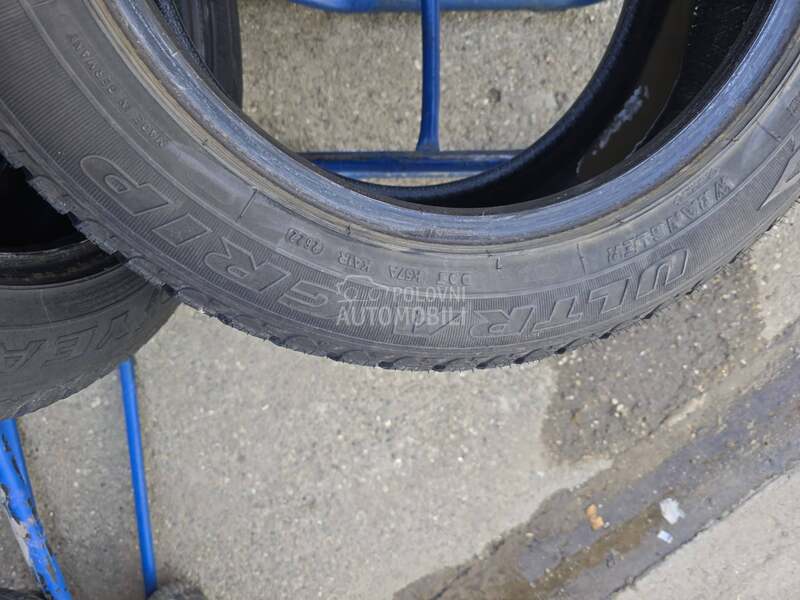 Goodyear 235/55 R17 Zimska