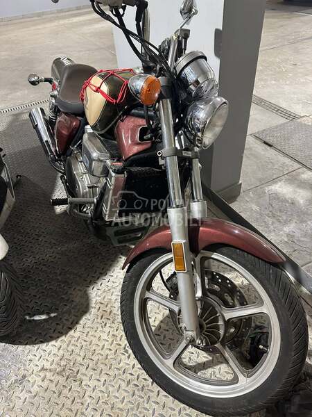 Honda VF 750C Super Magna