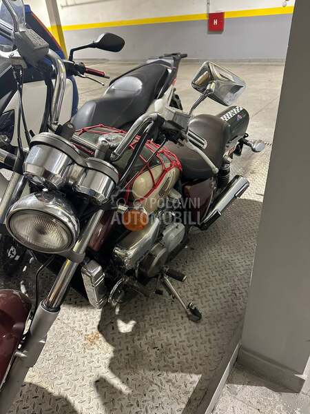 Honda VF 750C Super Magna