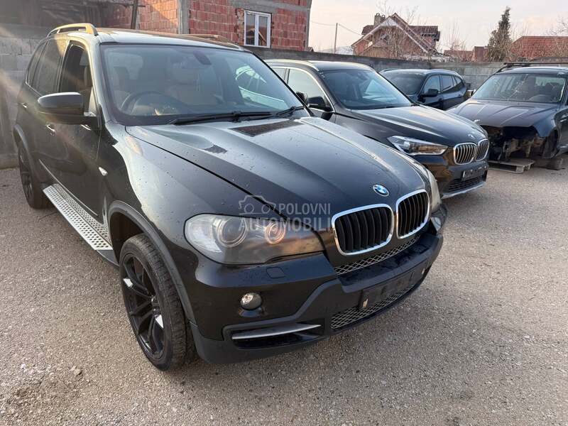 BMW X5 E70 -  kompletan auto u delovima