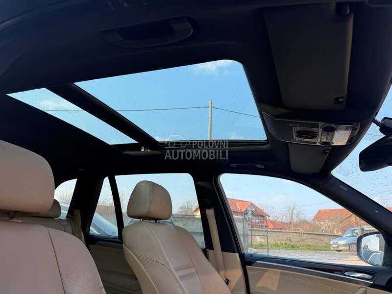 BMW X5 E70 -  kompletan auto u delovima