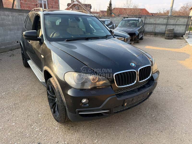 BMW X5 E70 -  kompletan auto u delovima