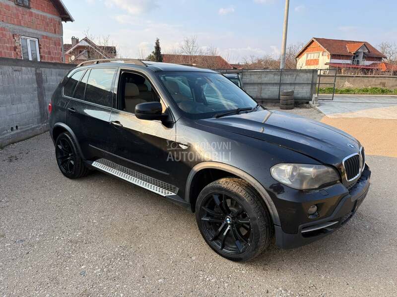 BMW X5 E70 -  kompletan auto u delovima