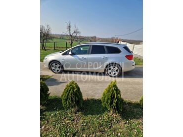 Leva vrata boja Z 176 za Opel Astra J od 2009. do 2016. god.