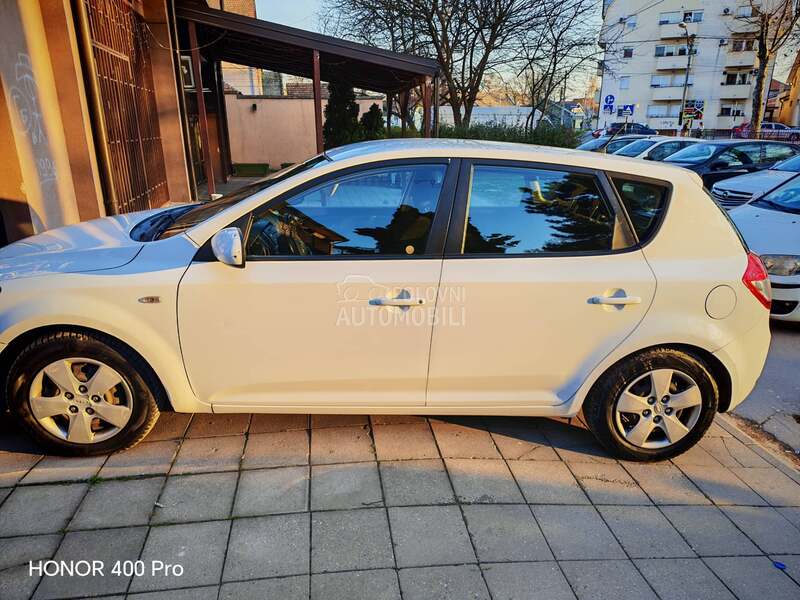 Kia cee`d 1.6
