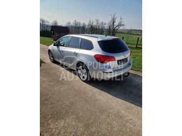 Levo stop svetlo za Opel Astra J od 2009. do 2016. god.