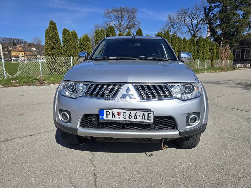 Mitsubishi L200 
