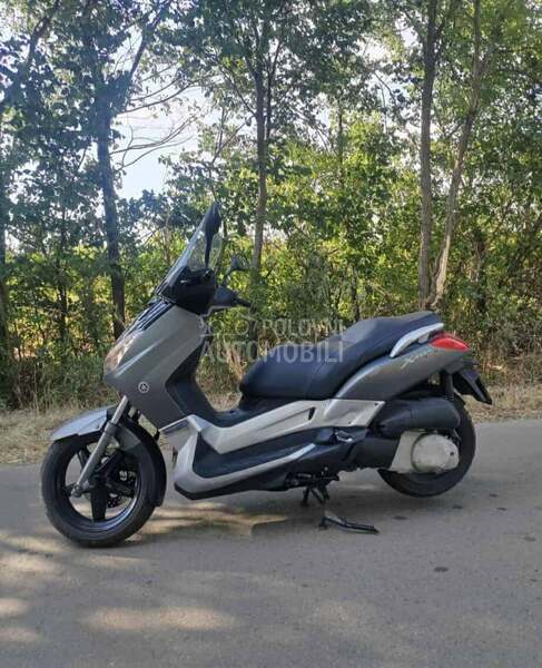 Yamaha Xmax250