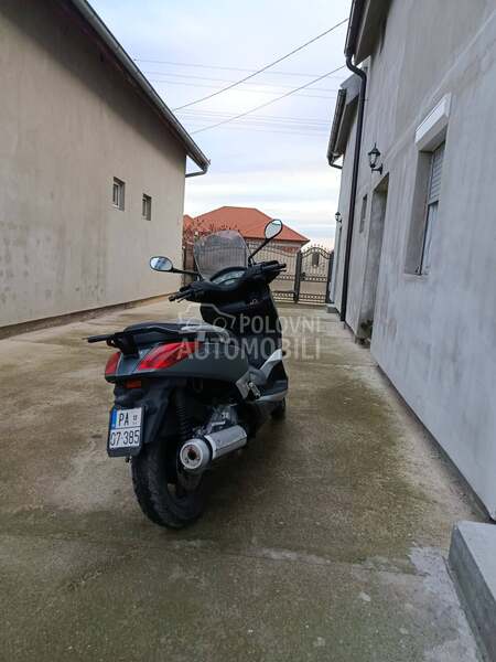 Yamaha Xmax250
