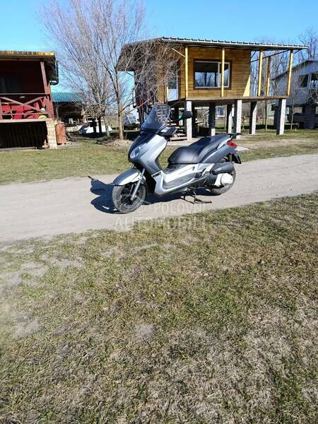 Yamaha Xmax250