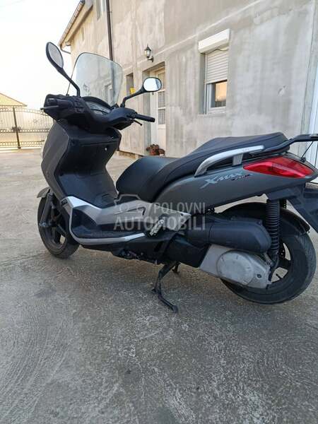 Yamaha Xmax250