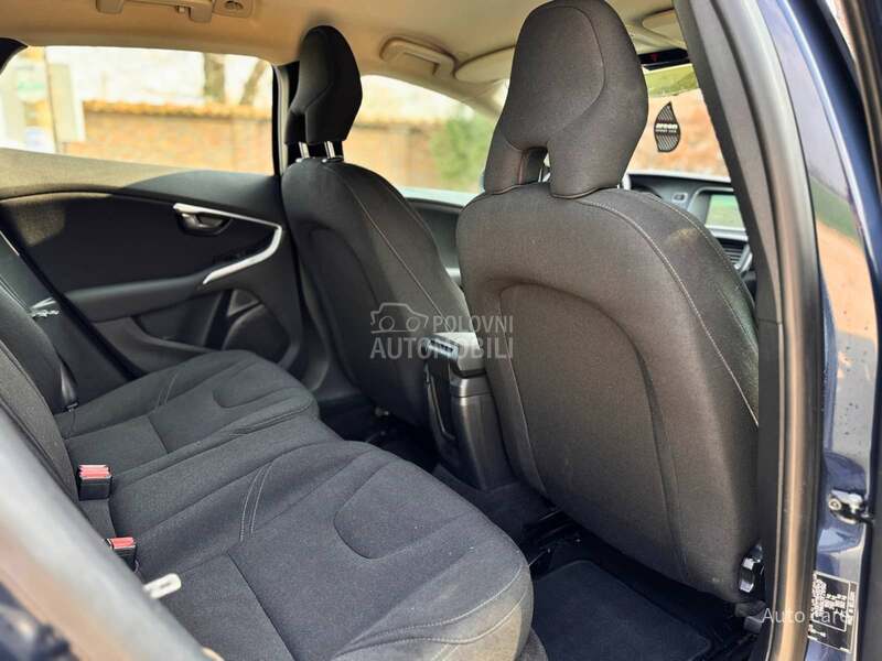 Volvo V40 