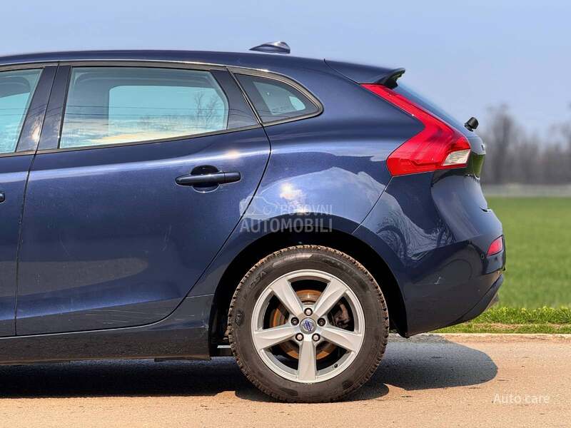 Volvo V40 