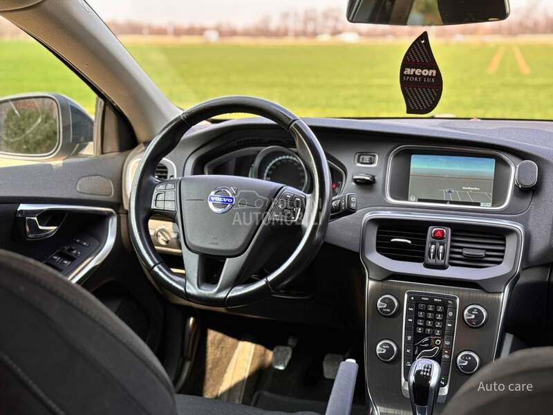 Volvo V40 