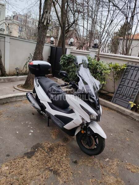 Kymco Xtown 300i abs