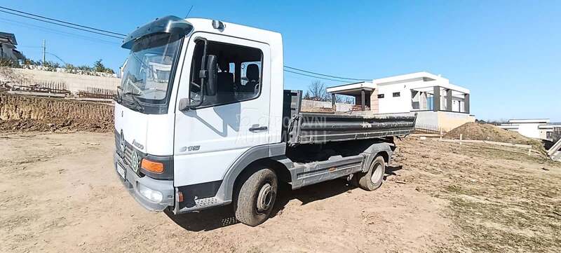Mercedes Benz atego 815