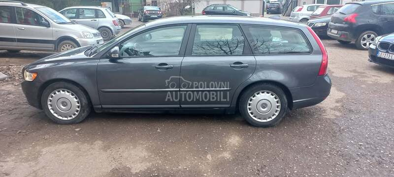 Volvo V50 