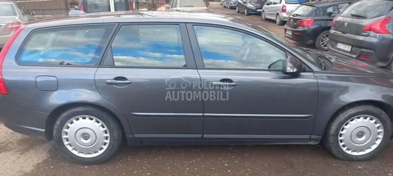 Volvo V50 