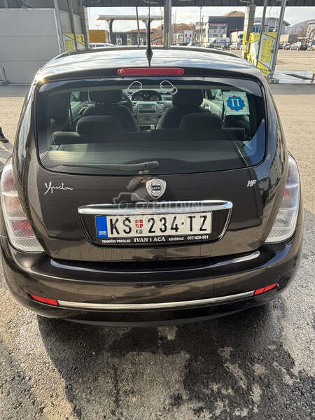 Lancia Ypsilon 