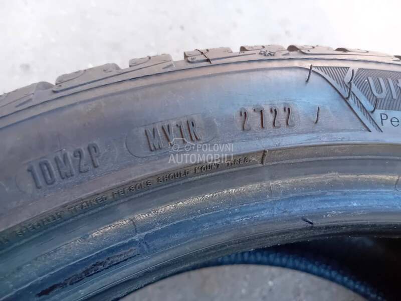 Goodyear 245/40 R18 Zimska