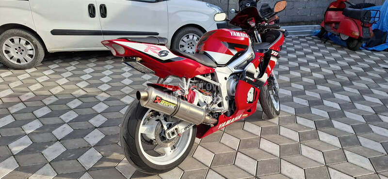 Yamaha R6