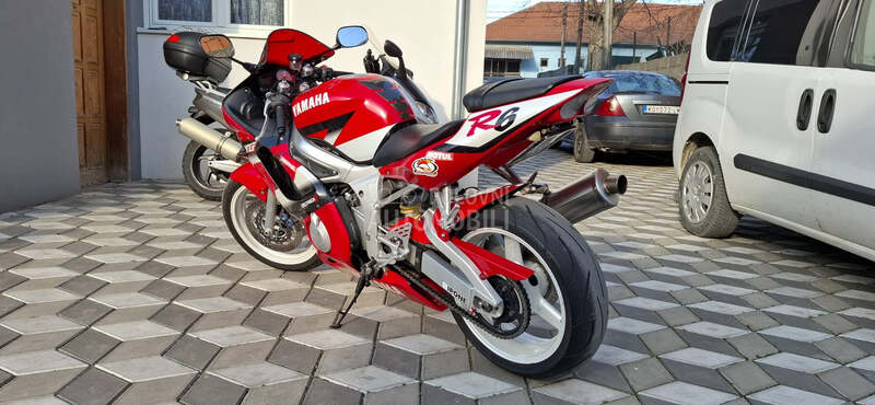 Yamaha R6