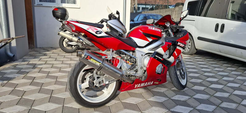 Yamaha R6