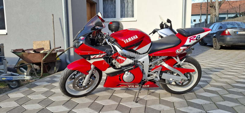 Yamaha R6