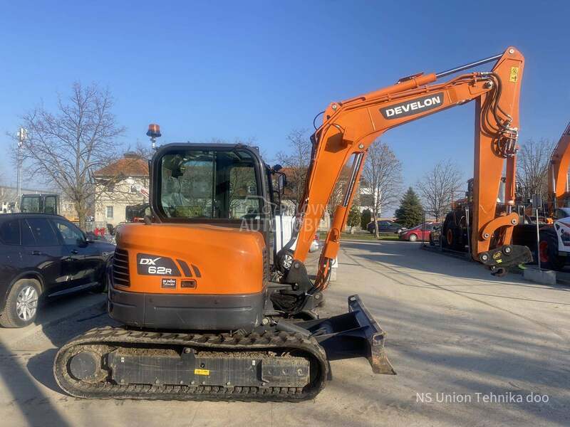 Doosan DX62R