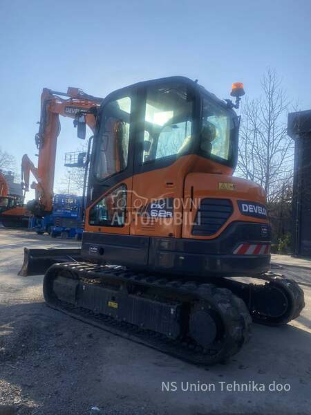 Doosan DX62R