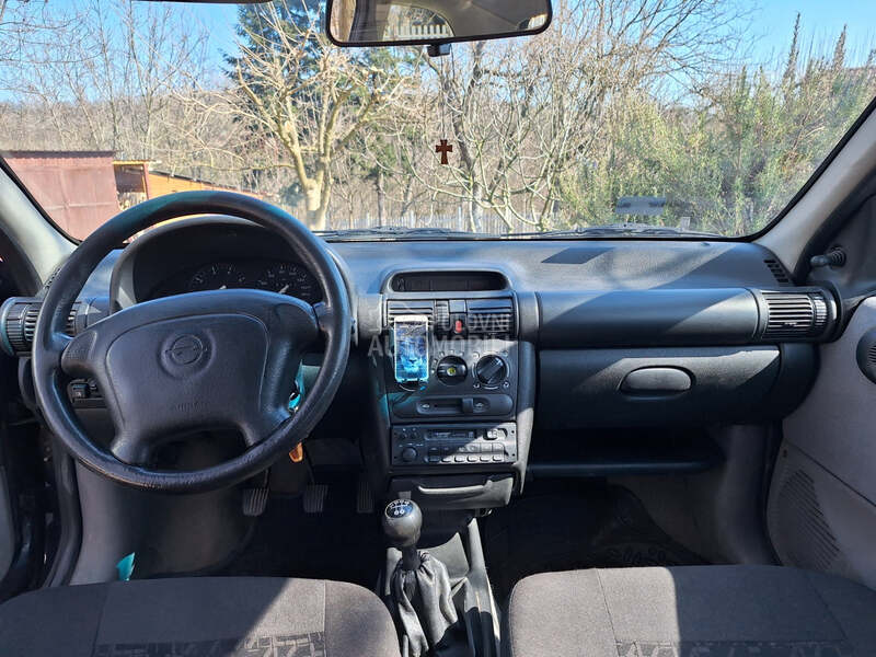 Opel Corsa B 