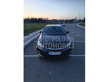 Opel Astra J 