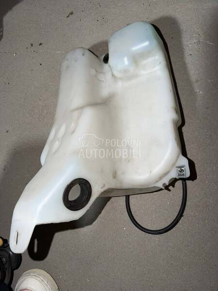 Posuda za tečnost za brisače