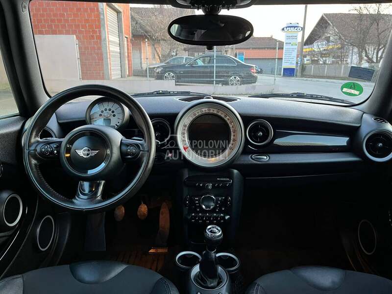 MINI One 
