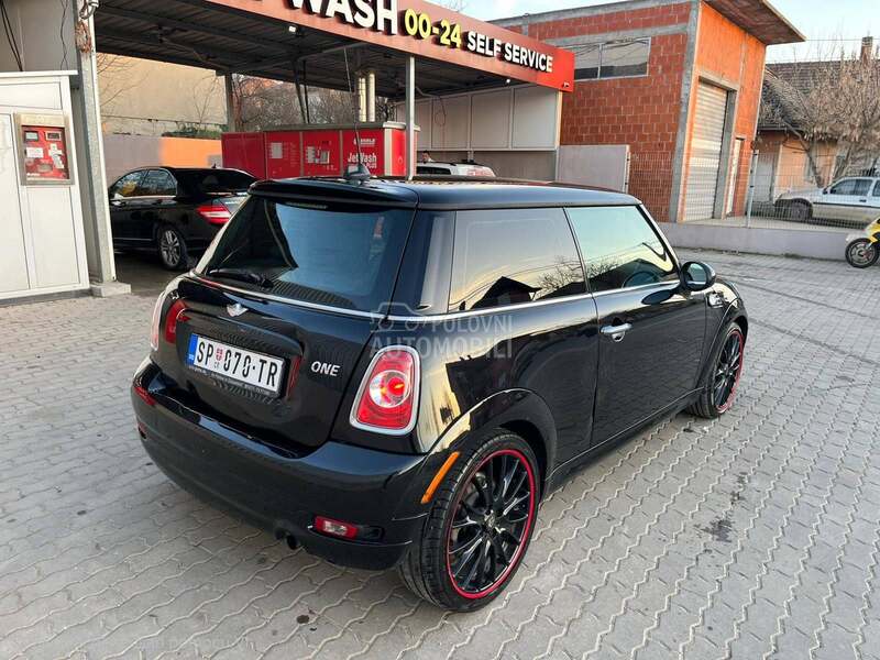 MINI One 