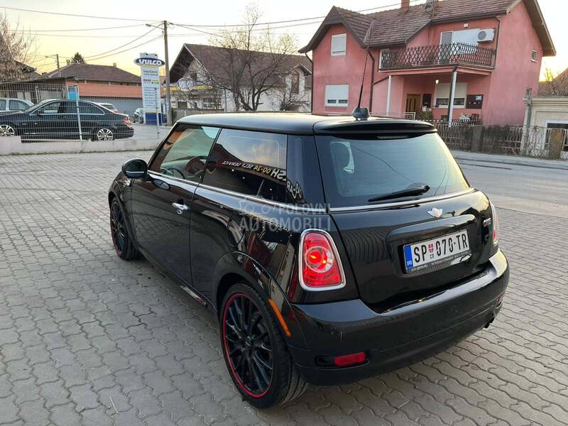 MINI One 