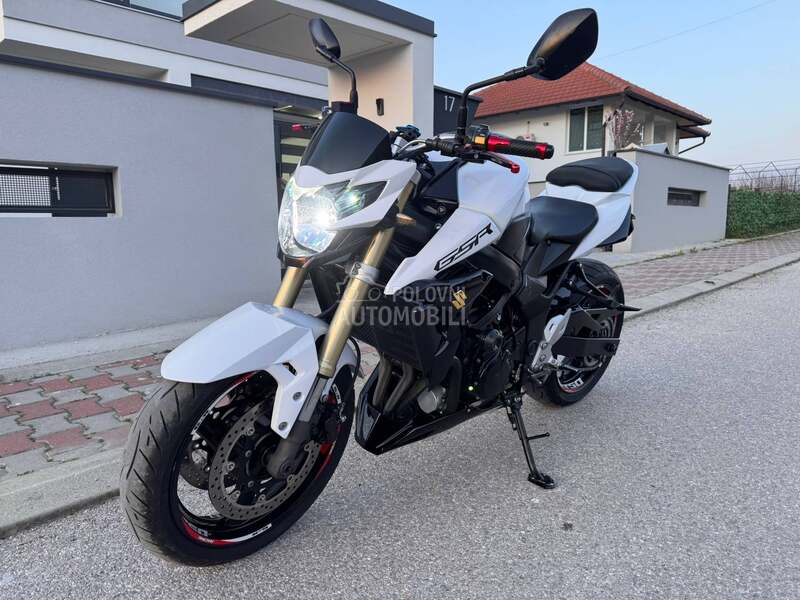 Suzuki GSR