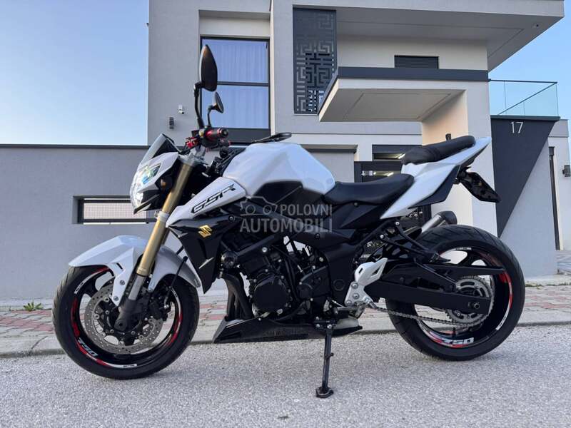 Suzuki GSR