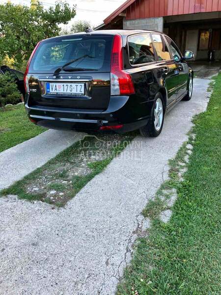 Volvo V50 