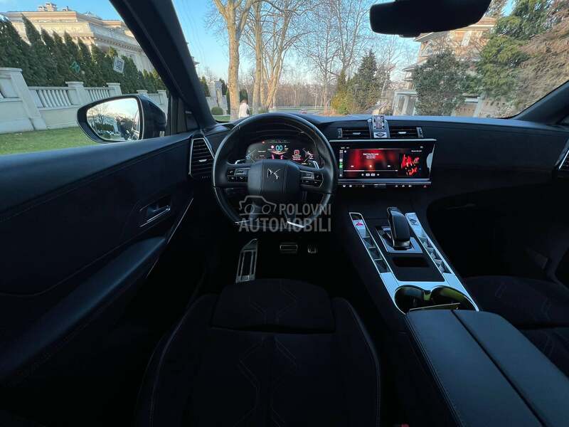 DS 7 Performance Line 300