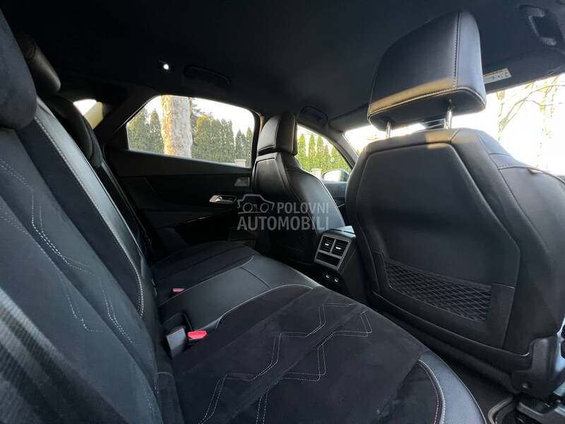 DS 7 Performance Line 300