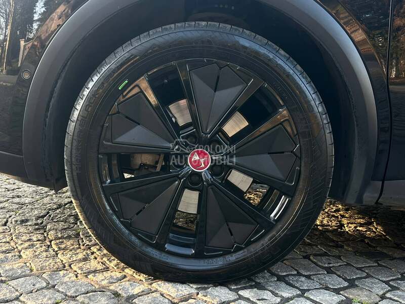 DS 7 Performance Line 300