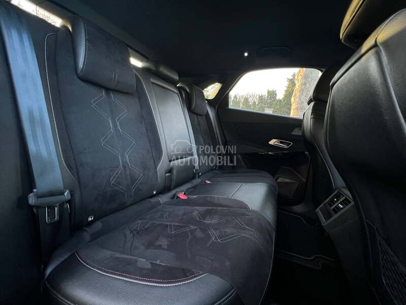 DS 7 Performance Line 300