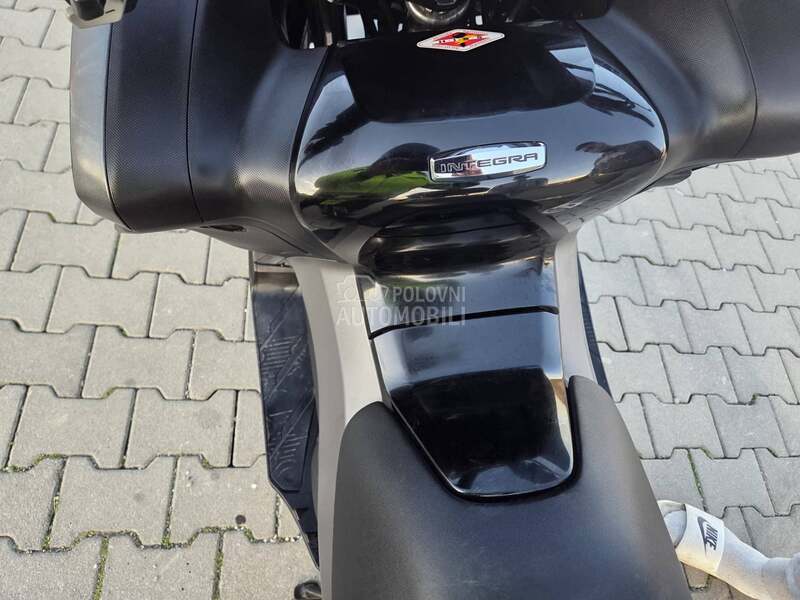 Honda integra 700
