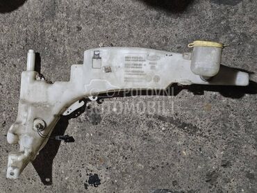 Posuda tečnosti brisača za Ford Focus od 1998. do 2004. god.