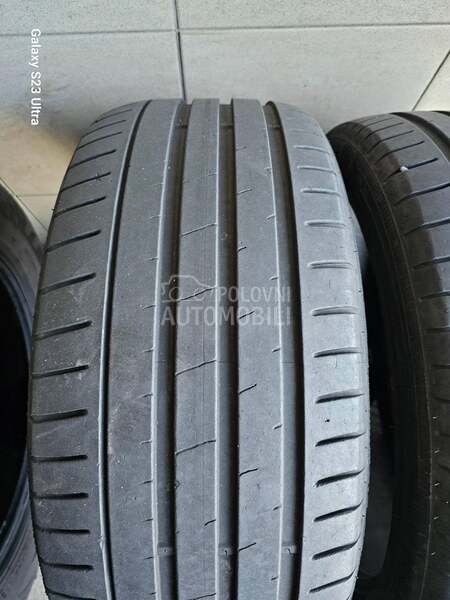 Apollo 225/40 R18 Letnja