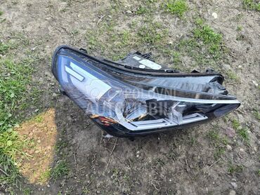 desni far u11 za BMW X1